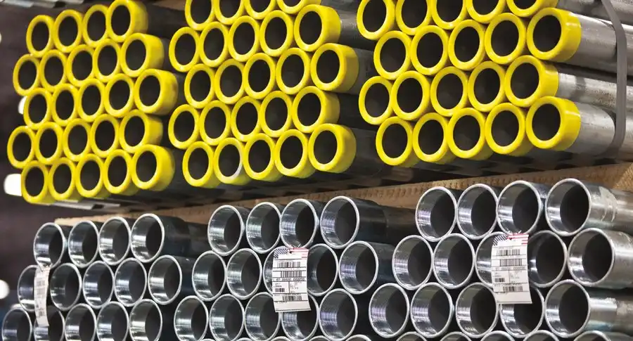 Galvanized threaded rigid steel conduit with couplings and thread protectors